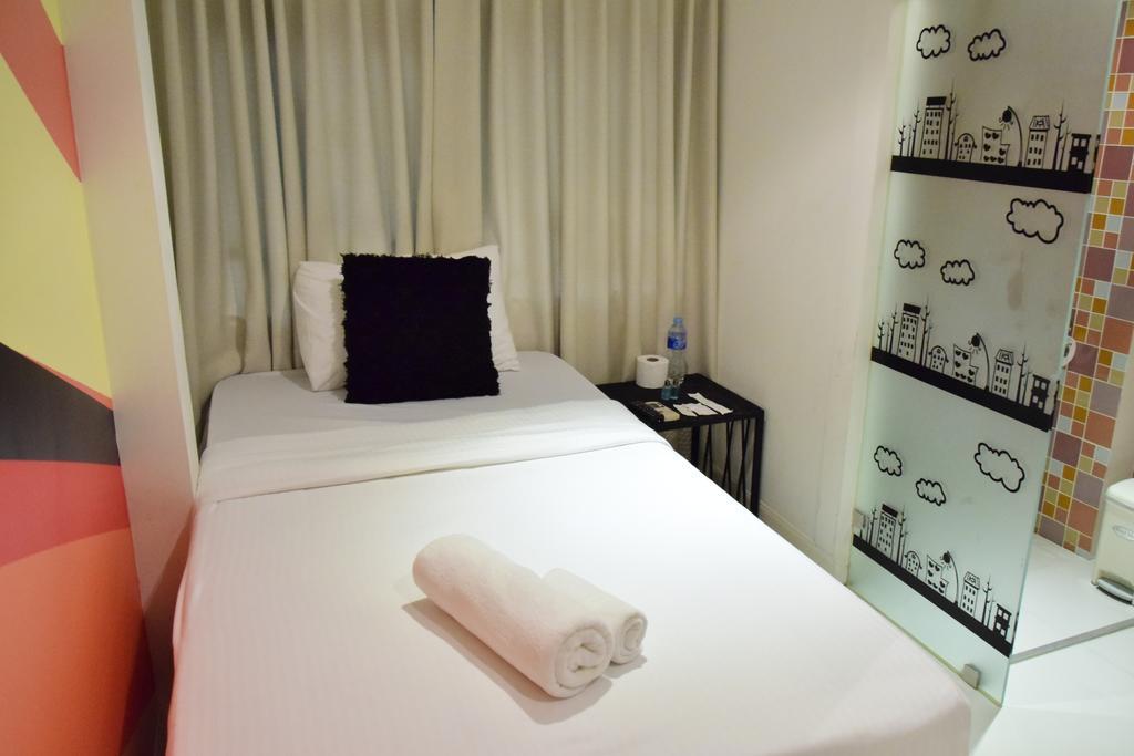 Hostel Double Five Bangkok Zewnętrze zdjęcie