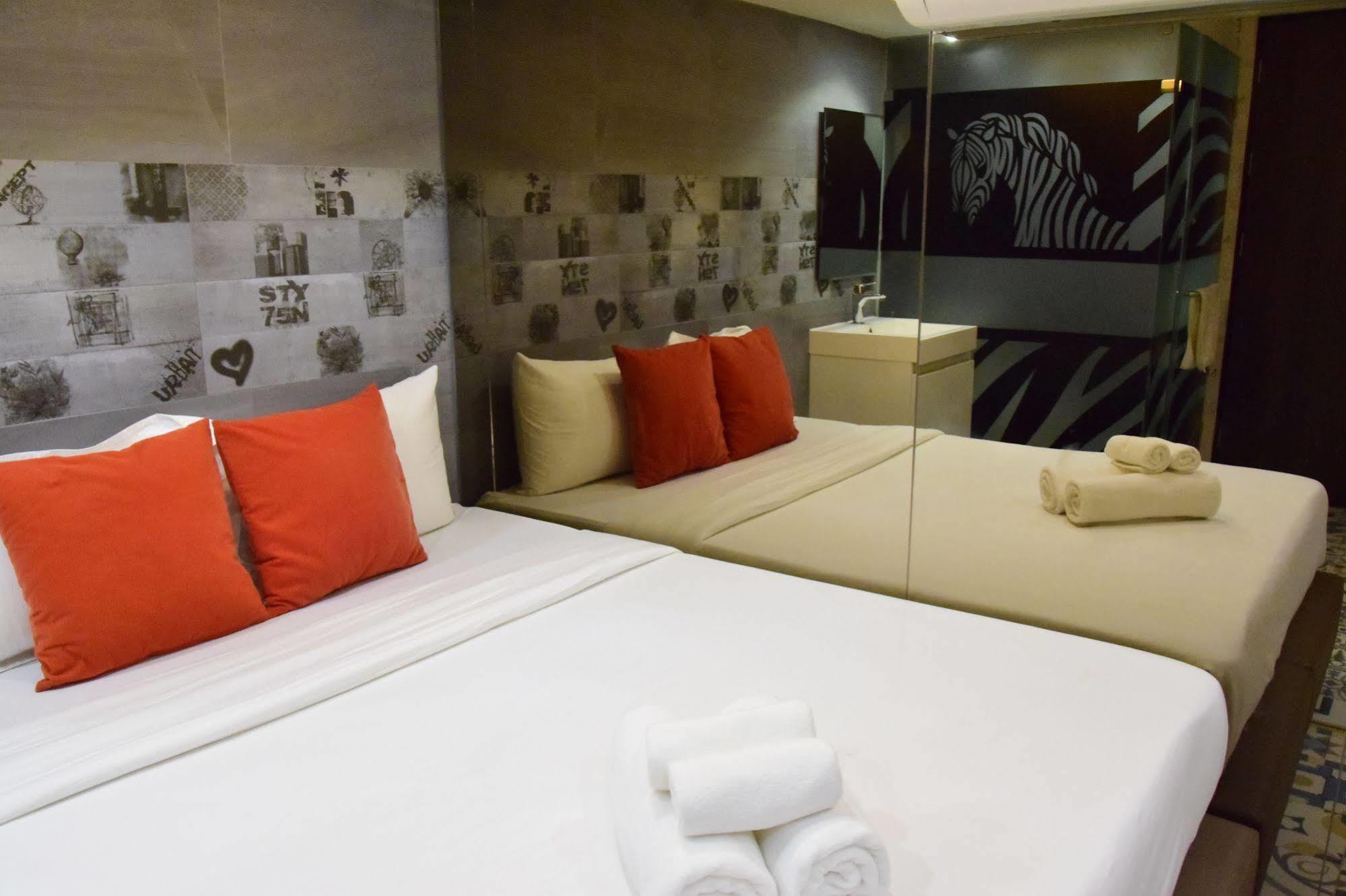 Hostel Double Five Bangkok Zewnętrze zdjęcie